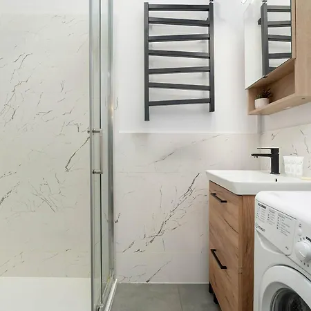 아파트 Traditional In Close To The Park, River And Market By Renters