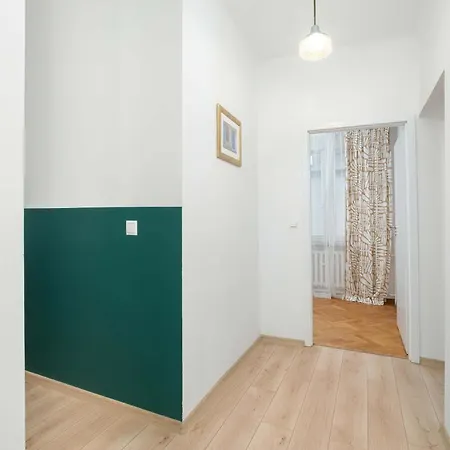 Traditional In Close To The Park, River And Market By Renters شقة